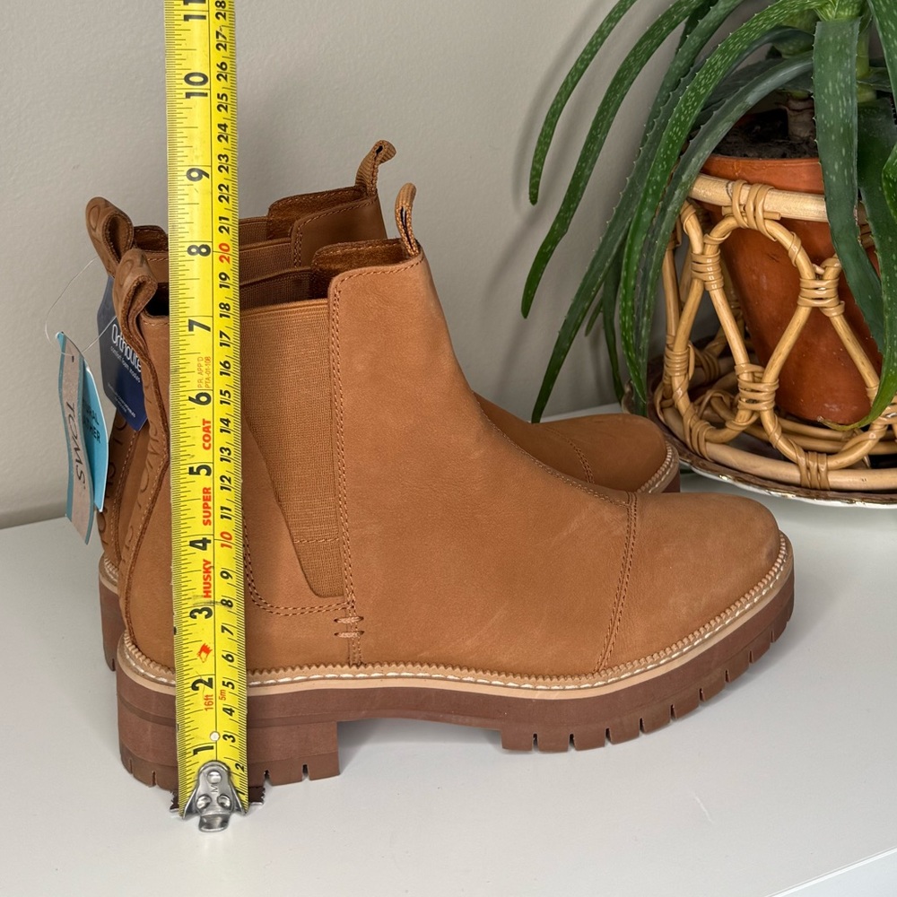 TOMS Dakota Chelsea Boots Women 8 Tan Water Resistant Leather NWT Lug Sole - Picture 13 of 14